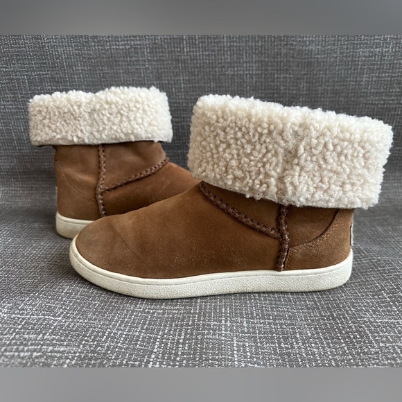 UGG Shoes - UGG Women's Mika Classic Sneaker in Chestnut size 7